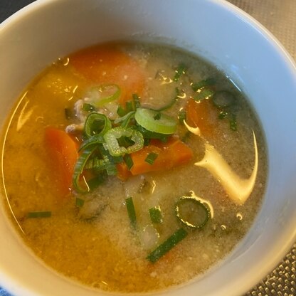 いつもは豆腐ですが、お麩に味がしみてこちらも美味い( ^ω^ )牛蒡は冷凍を使ったので香りが弱いね(´ω｀)次は生の牛蒡でリベンジしたい　でも美味しかったよ